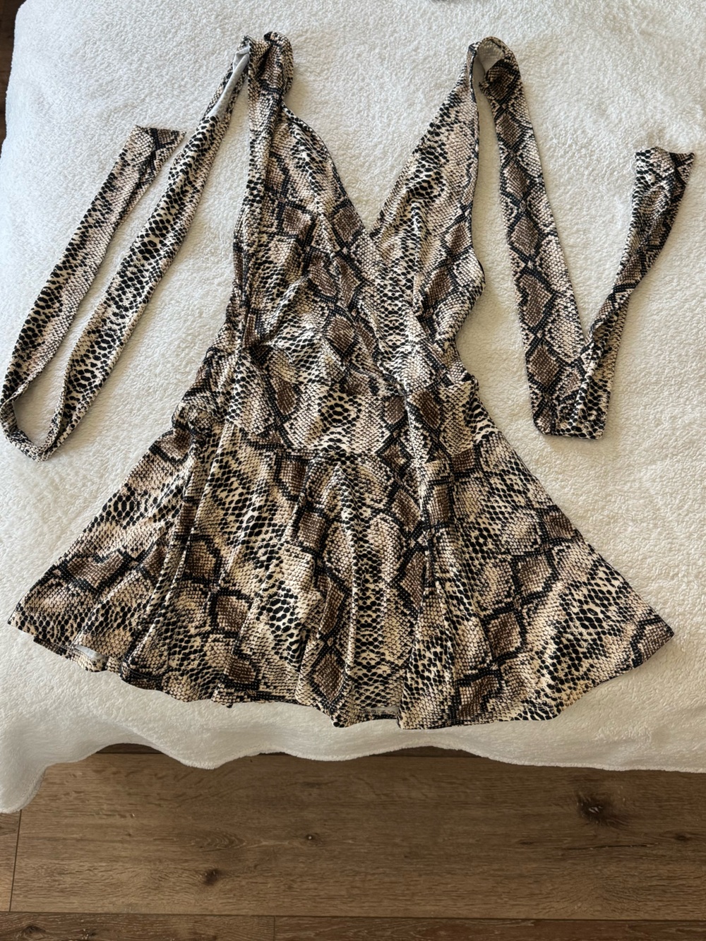 superdown Snake-Print Backless Halter Dress